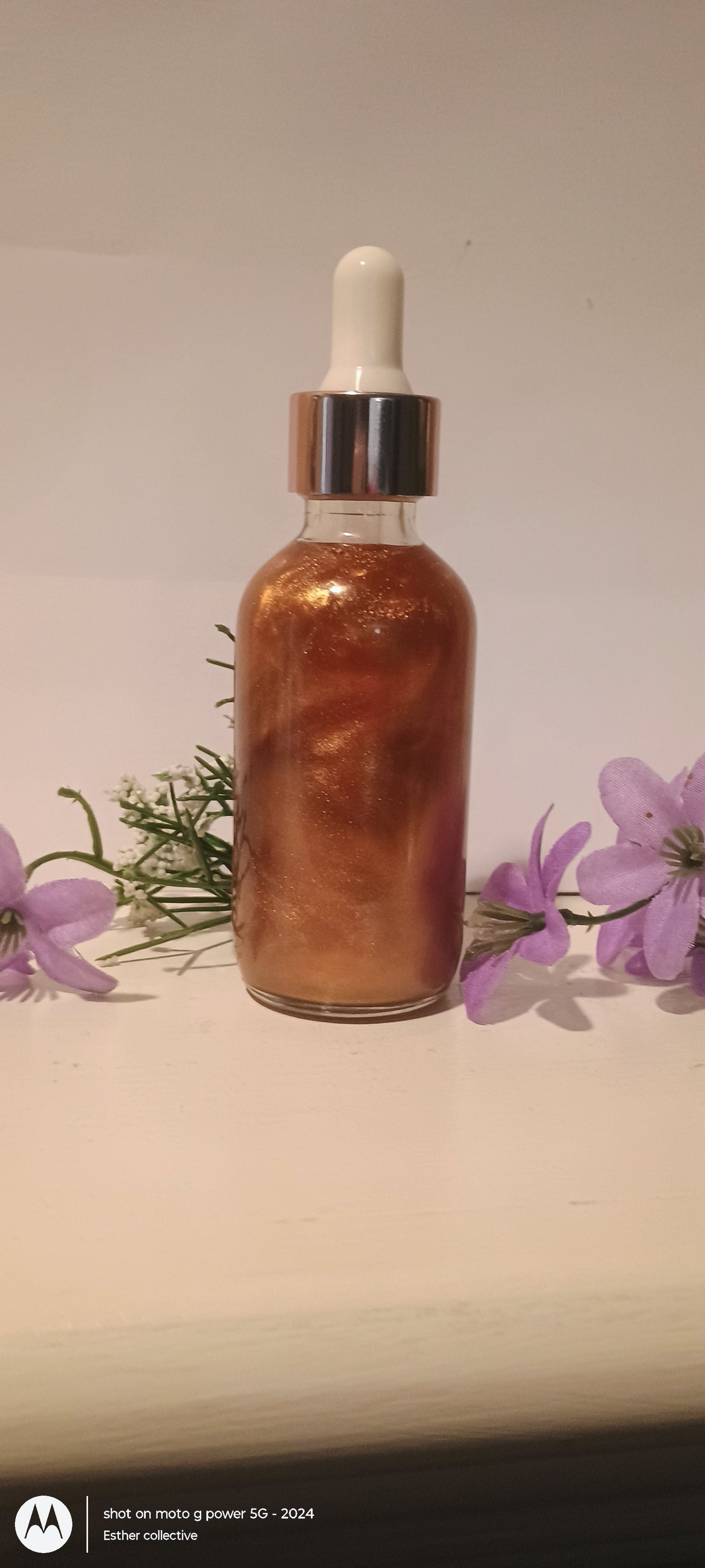 Vanilla Musk Cashmere Shimmering Body Oil by Esther Collective store